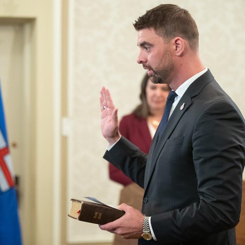Alberta minister denies allegations he knew figure involved in procurement conflicts